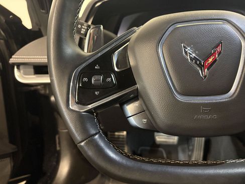 Used 2021 Chevrolet Corvette Stingray Coupe w/ Z51 Performance Package RWD image 18