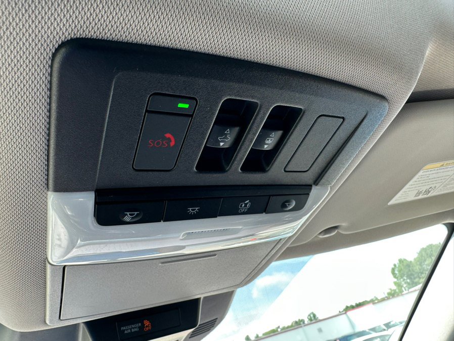 Used 2022 Nissan Rogue SV AWD/4WD image 23
