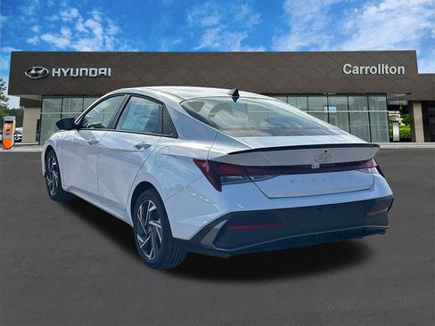 New 2025 Hyundai Elantra Sport image 7