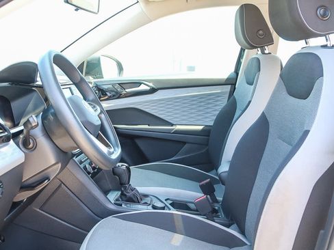 Used 2022 Volkswagen Taos S image 17