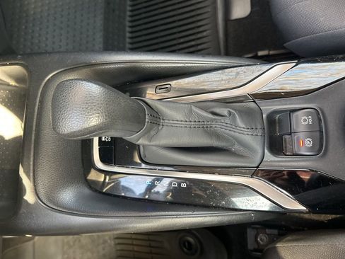 Used 2020 Toyota Corolla LE image 19