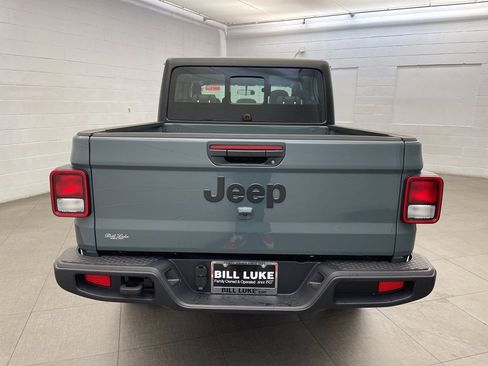 New 2026 Jeep Gladiator Sport image 4