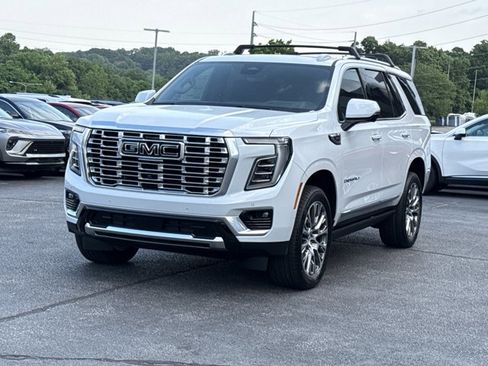 New 2026 GMC Yukon Denali w/ Denali Reserve Package AWD/4WD image 14
