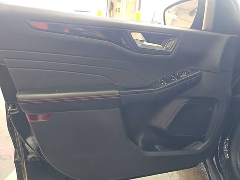 Used 2025 Ford Escape ST-Line FWD image 15
