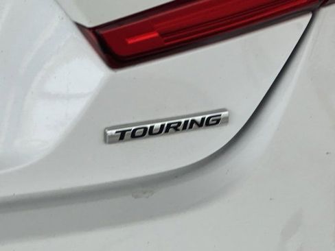 Used 2018 Honda Accord Touring image 5