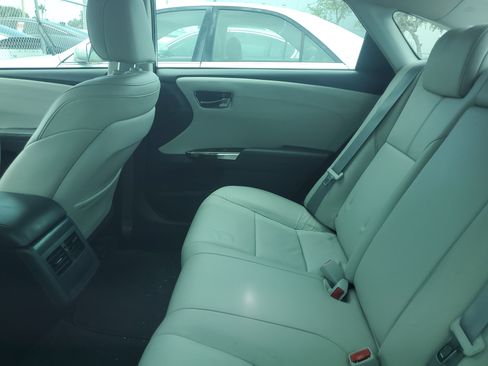 Used 2018 Toyota Avalon Touring FWD image 10