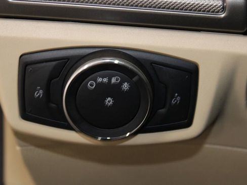 Used 2014 Ford Fusion SE FWD image 39