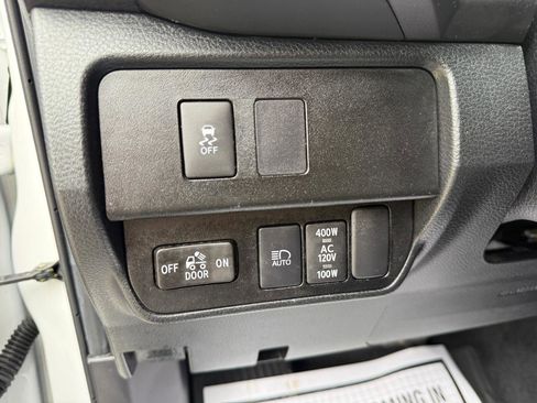 Used 2022 Toyota Tacoma TRD Off-Road image 17