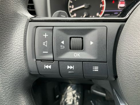 Used 2023 Nissan Rogue SV image 20