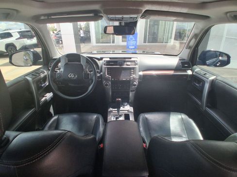 Used 2020 Toyota 4Runner Limited AWD/4WD image 23