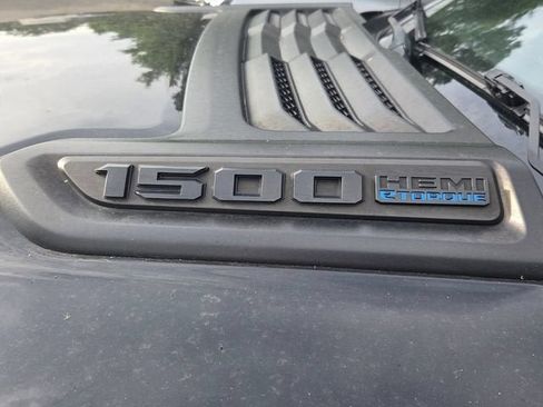 Used 2023 RAM 1500 Laramie AWD/4WD image 6