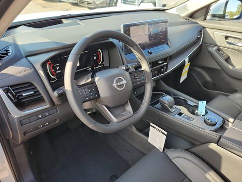 Certified 2026 Nissan Rogue Platinum w/ Platinum Premium Package image 12