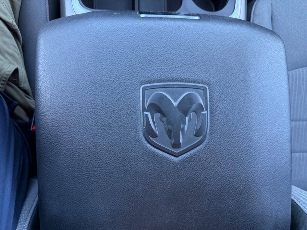 Used 2022 RAM 1500 Classic SLT w/ Electronics Convenience Group AWD/4WD image 30