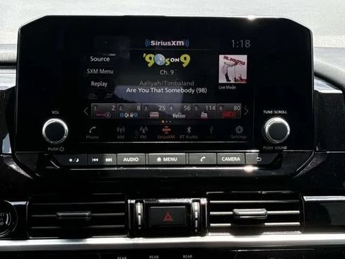 Used 2025 Nissan Pathfinder SV AWD/4WD image 18