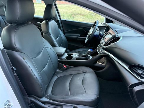 Used 2017 Chevrolet Volt Premier w/ Driver Confidence II Package image 25