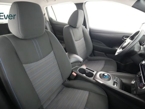 Used 2025 Nissan Leaf S FWD image 23