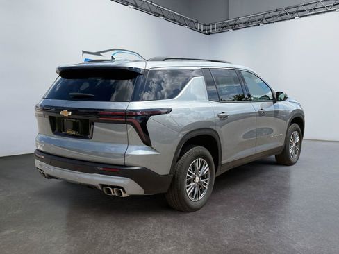 Used 2026 Chevrolet Traverse LT w/ LPO, Floor Liner Package FWD image 3