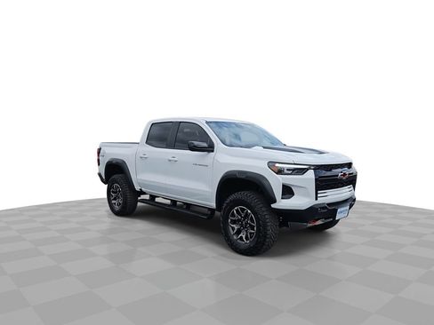 Used 2026 Chevrolet Colorado ZR2 w/ Technology Package image 2