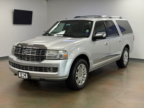 Used 2012 Lincoln Navigator L 4WD image 4