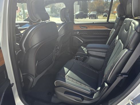 Used 2024 Jeep Grand Cherokee L Summit image 13