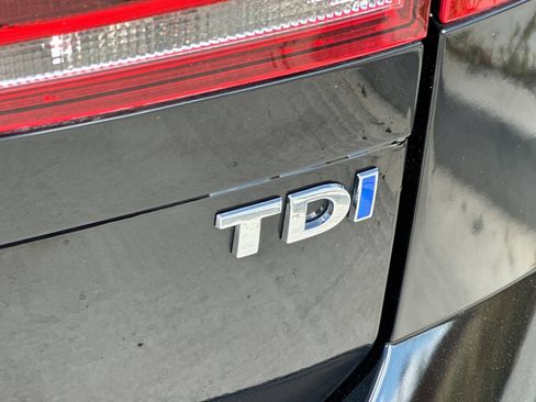 Used 2015 Volkswagen Golf TDI S FWD image 27