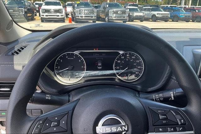 Used 2025 Nissan Sentra SV FWD image 13