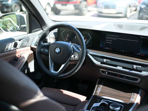 Used 2025 BMW X5 xDrive40i AWD/4WD image 7