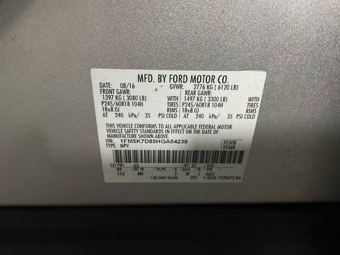 Used 2017 Ford Explorer XLT image 27