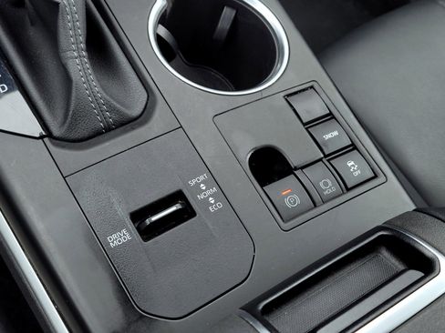 Certified 2024 Toyota Highlander XLE image 20