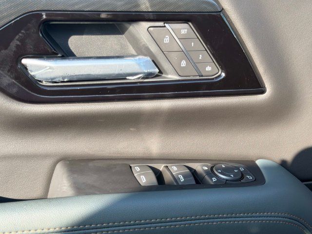 New 2026 GMC Yukon AT4 w/ AT4 Premium Package AWD/4WD image 16