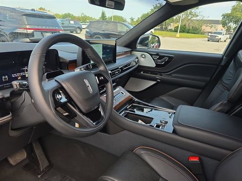 New 2025 Lincoln Aviator Black Label AWD/4WD image 23