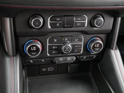 Used 2022 Chevrolet Tahoe RST w/ Sport Performance Package AWD/4WD image 22
