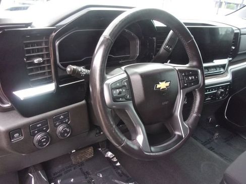 Certified 2022 Chevrolet Silverado 1500 LT AWD/4WD image 25