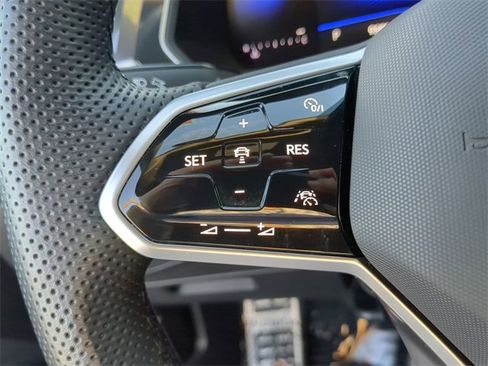 Certified 2024 Volkswagen Tiguan SE R-Line image 29