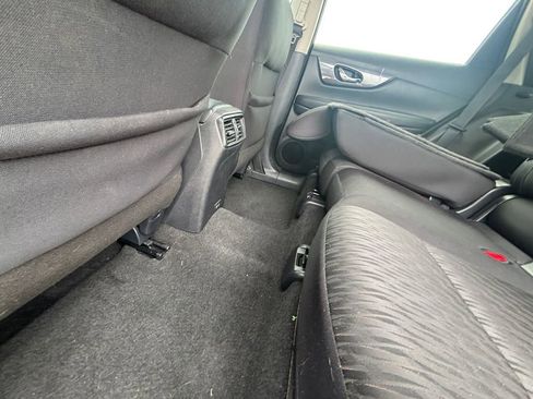 Used 2019 Nissan Rogue S w/ Special Edition Package FWD image 20