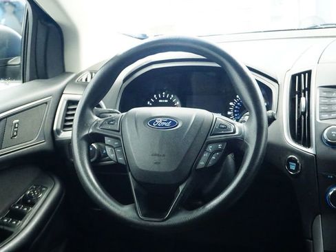 Used 2018 Ford Edge SE image 23
