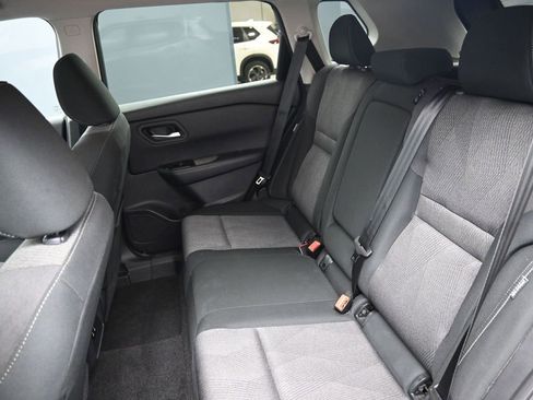 Used 2025 Nissan Rogue SV image 23