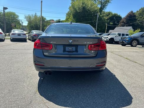 Used 2017 BMW 330i xDrive Sedan AWD/4WD image 10