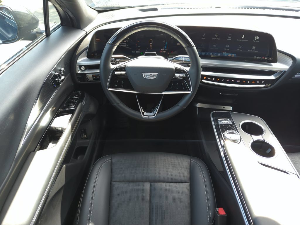 Used 2024 Cadillac Lyriq Sport RWD image 13