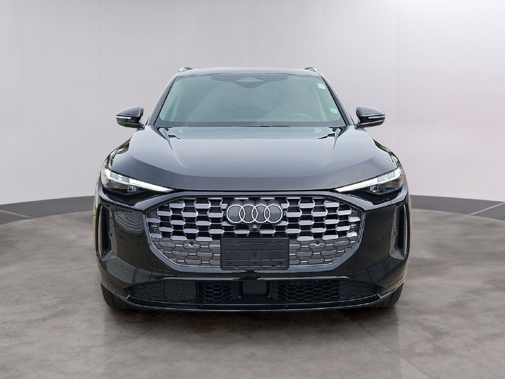 Certified 2025 Audi Q5 Premium AWD/4WD image 2