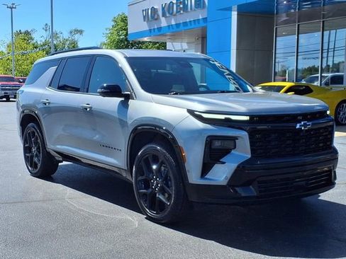 Used 2024 Chevrolet Traverse RS w/ LPO, Floor Liner Package image 2