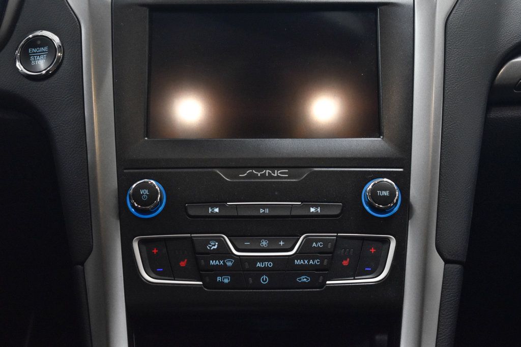 Used 2020 Ford Fusion SEL FWD image 26