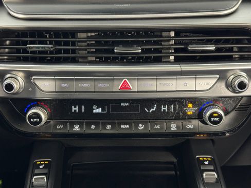 Used 2022 Kia Telluride S image 28