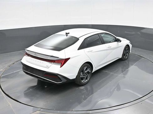 Certified 2025 Hyundai Elantra SEL FWD image 27