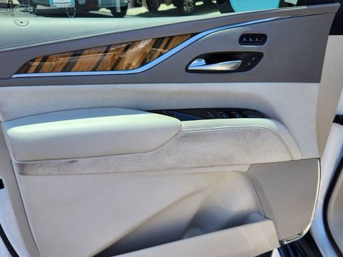 Used 2021 Cadillac Escalade Sport Platinum image 6