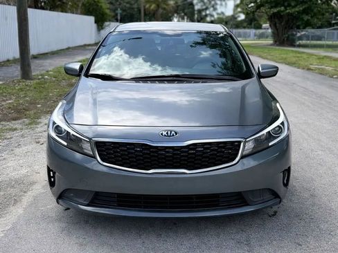 Used 2017 Kia Forte S image 5