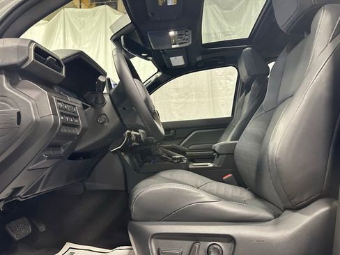 Used 2025 Toyota 4Runner TRD Off-Road Premium image 14