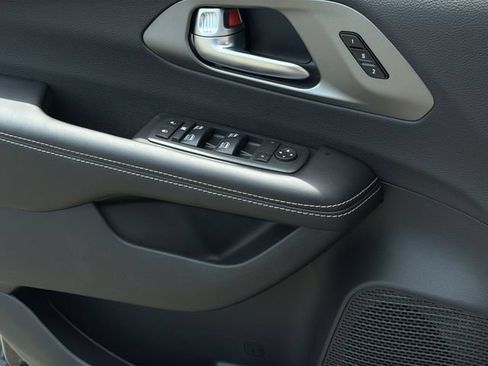 New 2027 Chrysler Pacifica Select FWD image 28