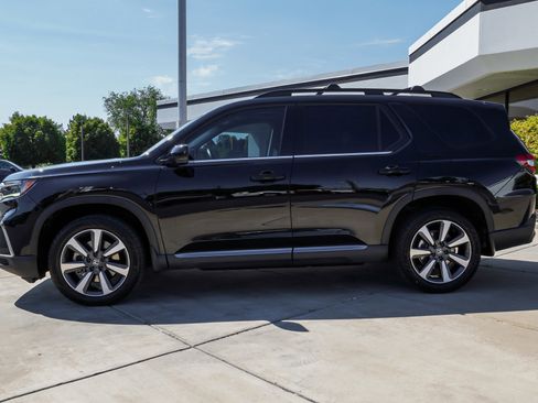 Used 2023 Honda Pilot Touring image 5