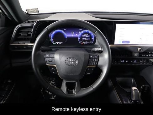 Used 2024 Toyota Crown AWD/4WD image 7